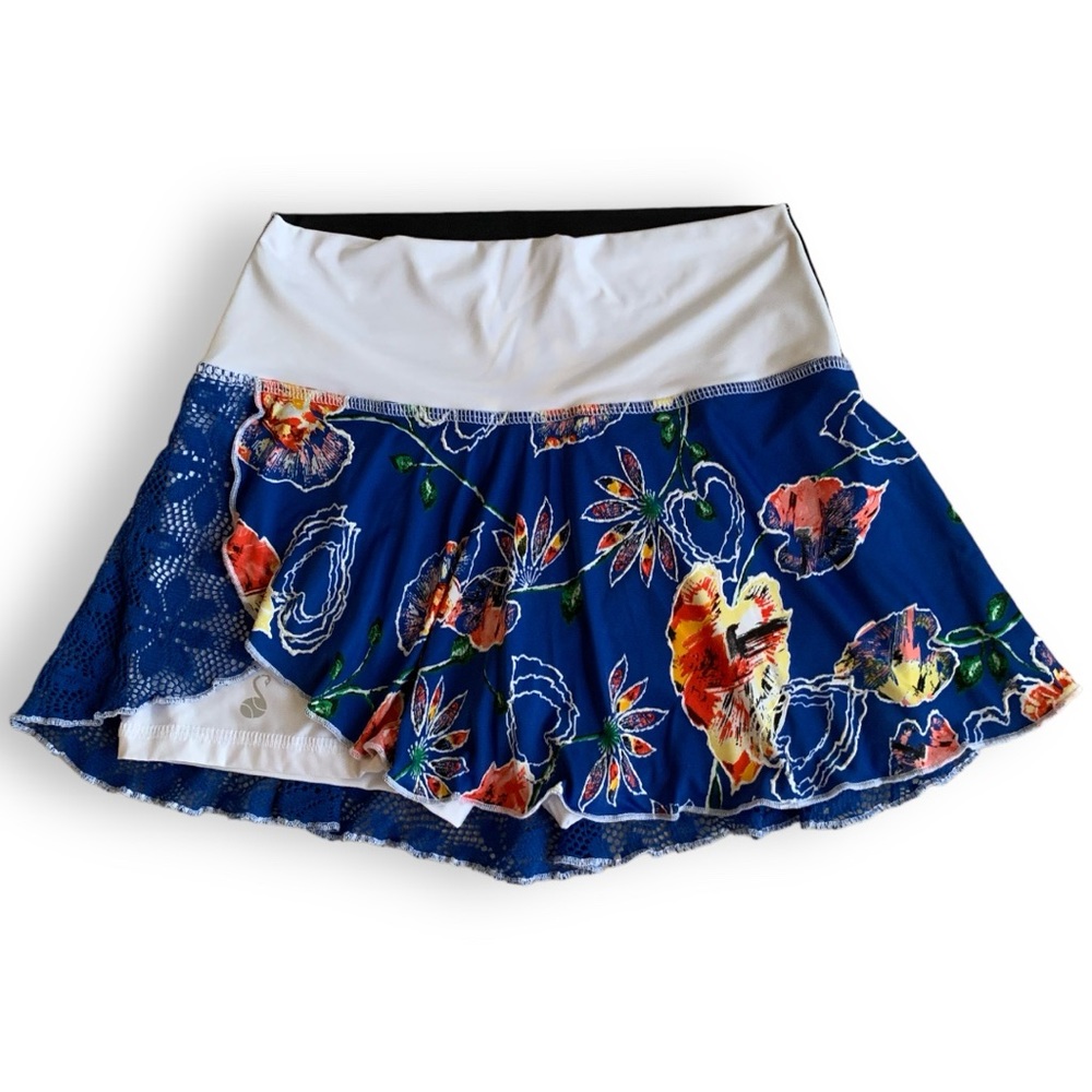LORET FLORAL/LACE TENNIS, PICKLEBALL, GOLF SKORT. WOMEN’S SIZE SMALL